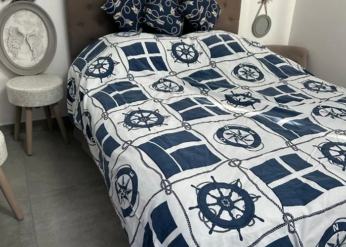 Appartement Bord De 1 Lit Double 1 Lit Simple Hyères