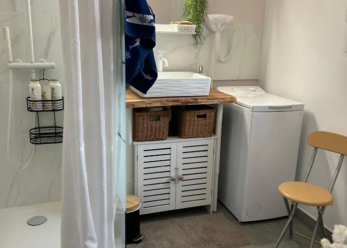 Bord De 1 Lit Double 1 Lit Simple Appartement *