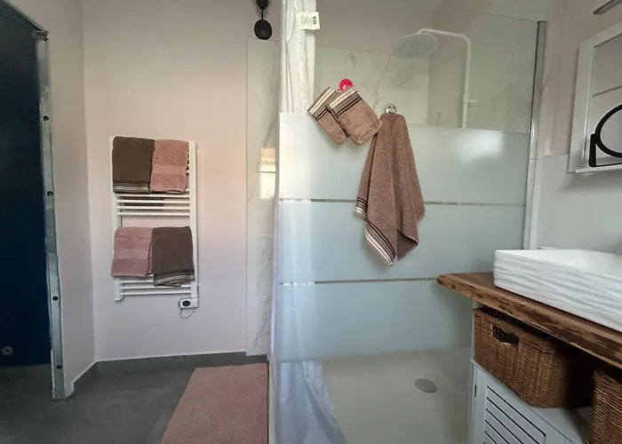 Bord De 1 Lit Double 1 Lit Simple Hyères