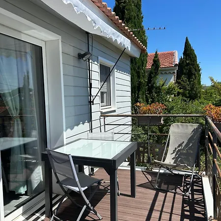 Appartement Bord De 1 Lit Double 1 Lit Simple Hyères